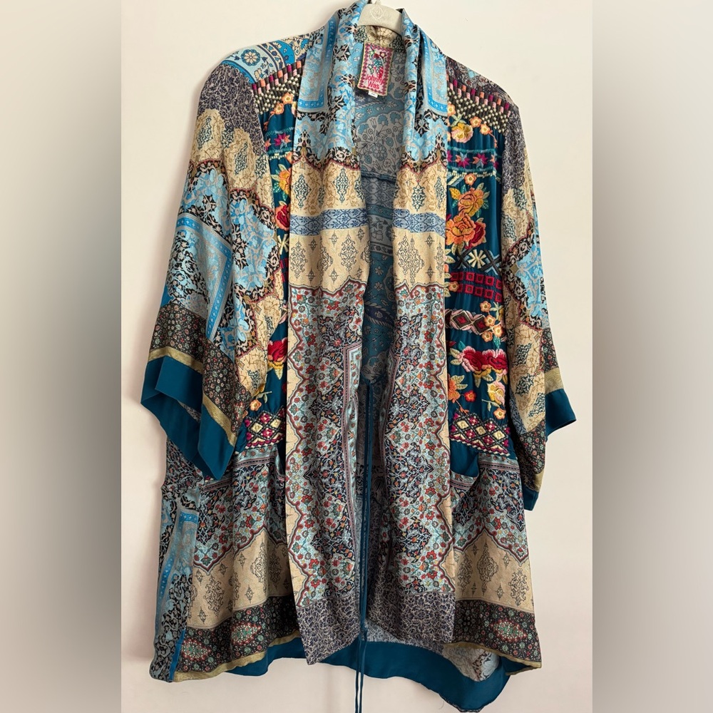 Johnny Was Kimono. Beautiful floral Embroidery